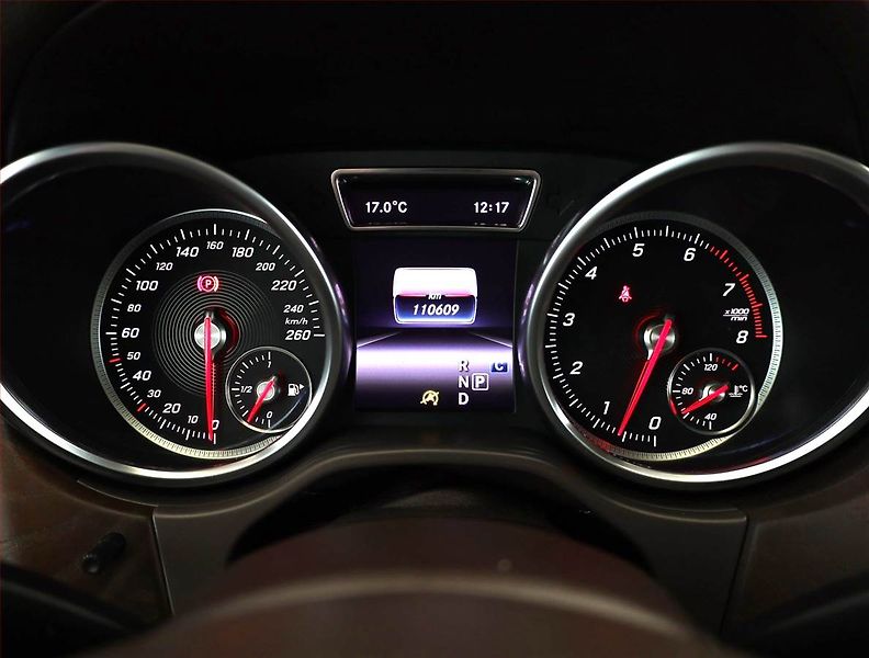 Mercedes-Benz GLS (2018) 400 4MATIC - fotka 9 z 25