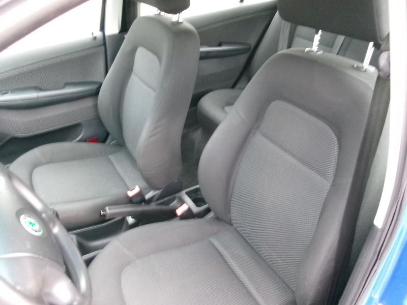 Škoda Fabia (2005) 1,4 16V KLIMA ROZVODY - fotka 10 z 21