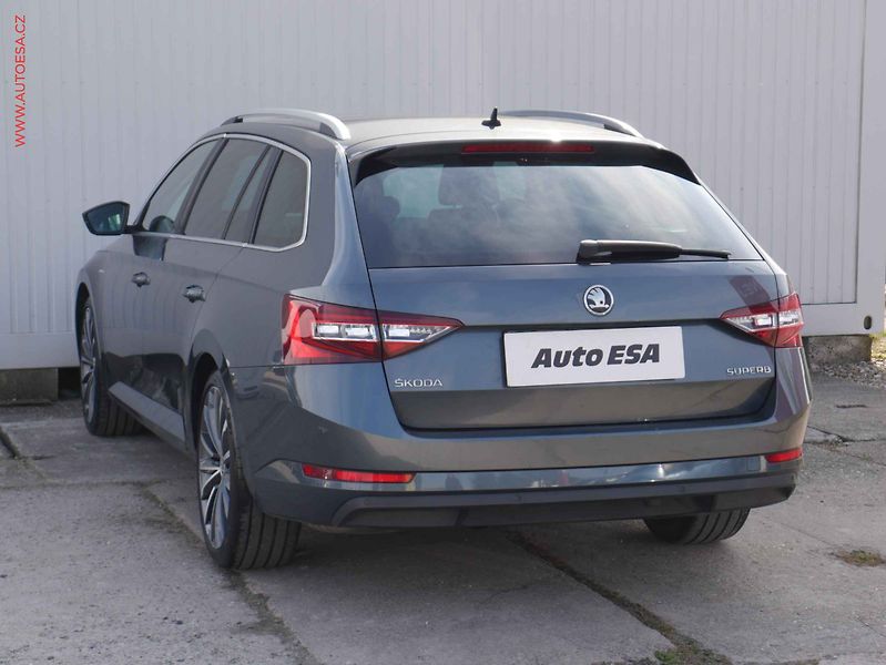 Škoda Superb (2015) 2.0 TDi, 1.maj, DSG, navi - fotka 4 z 20