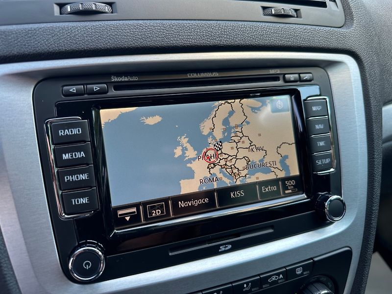 Škoda Octavia (2011) RS 2,0TSI 147kw DSG - fotka 21 z 36