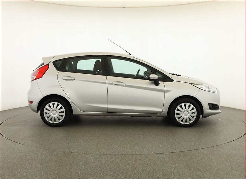 Ford Fiesta (2015) 1.0 EcoBoost, Park. senzory - fotka 6 z 15