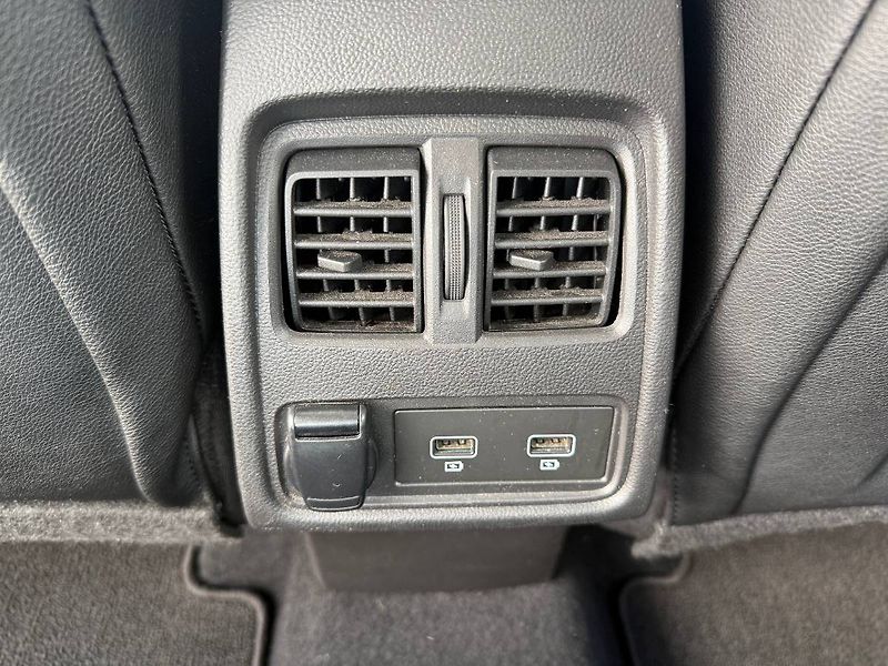Renault Captur (2022) 1.3 TCe 103 kW Intens EDC - fotka 23 z 25
