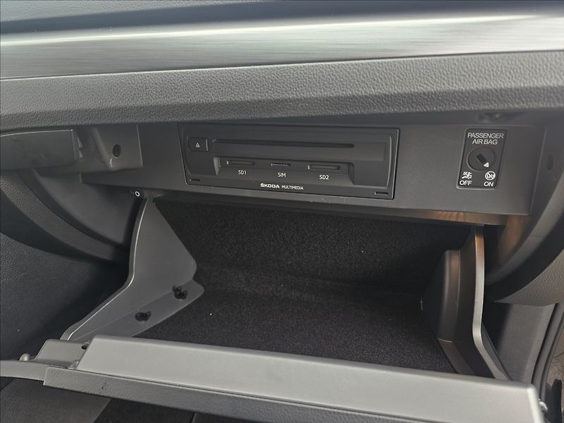 Škoda Superb III 2,0TDi 1KW DSG STYLE - fotka 40 z 51