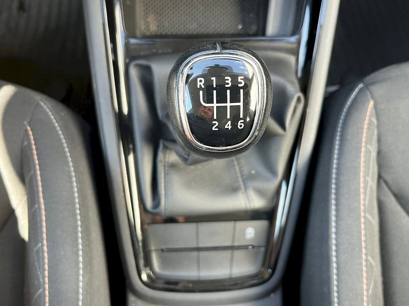 Škoda Kamiq (2023) 1.0 TSI 81 kW Ambition - fotka 16 z 28