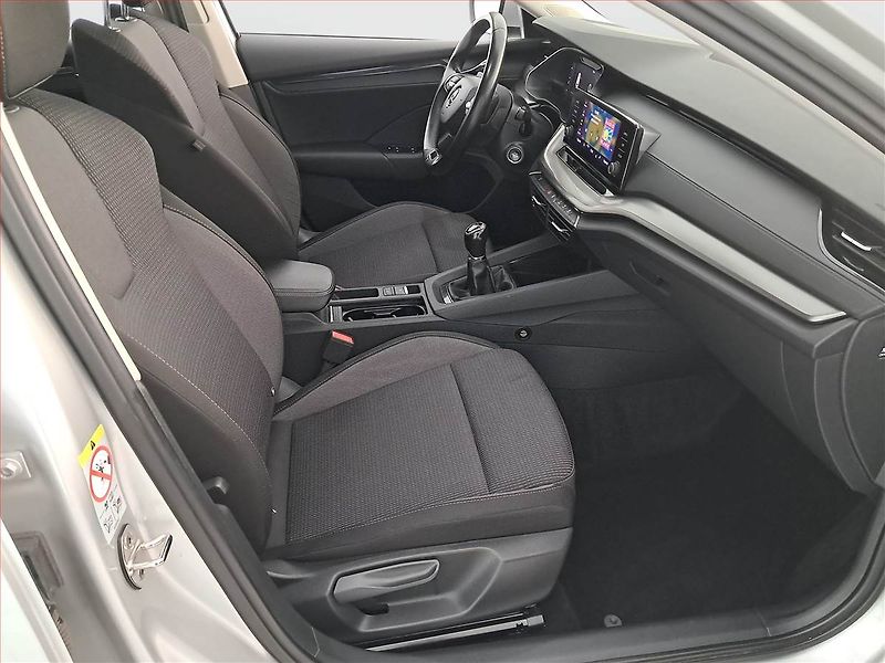 Škoda Octavia (2023) Ambition 2.0 TDI, ČR,1.maj - fotka 9 z 19
