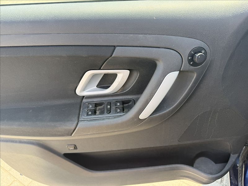 Škoda Fabia 1,4 i 16v Klima, po STK - fotka 20 z 28