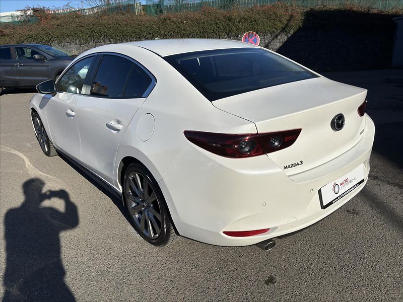 Mazda 3 2,0 i Plus 1.ČR CARPLAY KAMERA - fotka 3 z 46