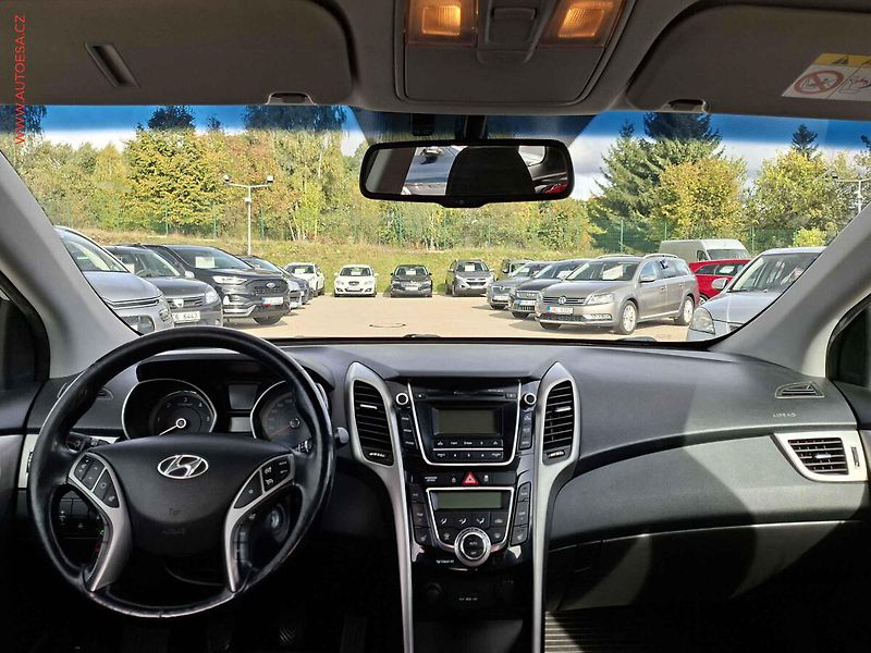 Hyundai i30 (2014) 1.6 CRDi, ČR, servis.kniha - fotka 8 z 17