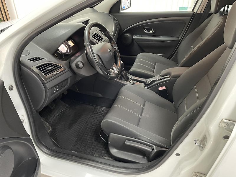 Renault Mégane 1.6 i LPG ČR SERVISKA LPG 2034 - fotka 19 z 23