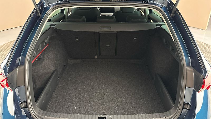 Škoda Octavia 2.0 TDI DSG Style Combi - fotka 17 z 25