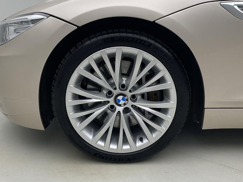BMW Z4 sDrive 35i N54 AUT CZ 1. maj - fotka 31 z 56
