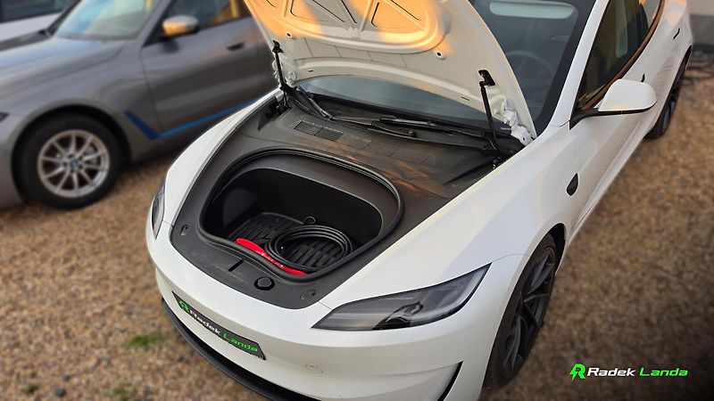 Tesla Model 3 (2024) Performance Highland  - fotka 6 z 12