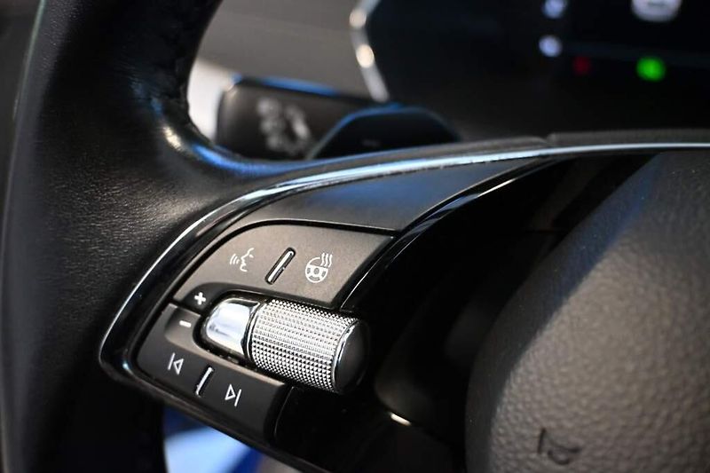 Škoda Octavia (2022) 2.0 4x4 DSG LED TOUR Virtual T - fotka 14 z 39