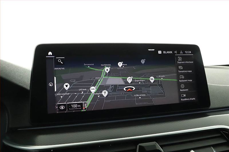 BMW Řada 5 (2021) M Sport 530d xDrive - fotka 12 z 21