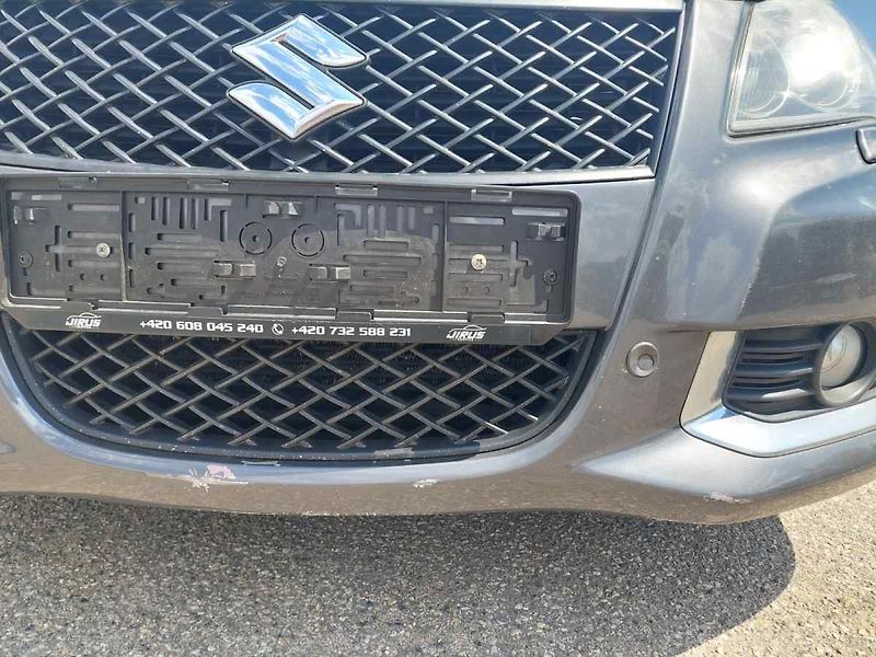 Suzuki Kizashi 2.4 4WD - fotka 58 z 59