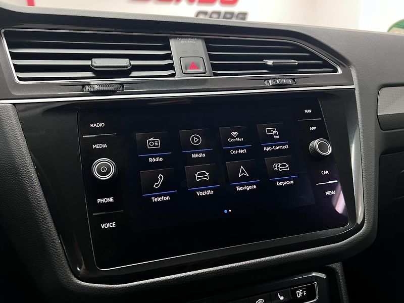 Volkswagen Tiguan IQ.DRIVE, 2.0 TSI 140 kW, 4x4 - fotka 23 z 44