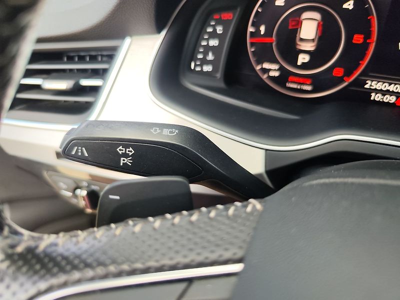 Audi Q7 3.0 TDI/200kW S-Line ČR Quattr - fotka 33 z 41