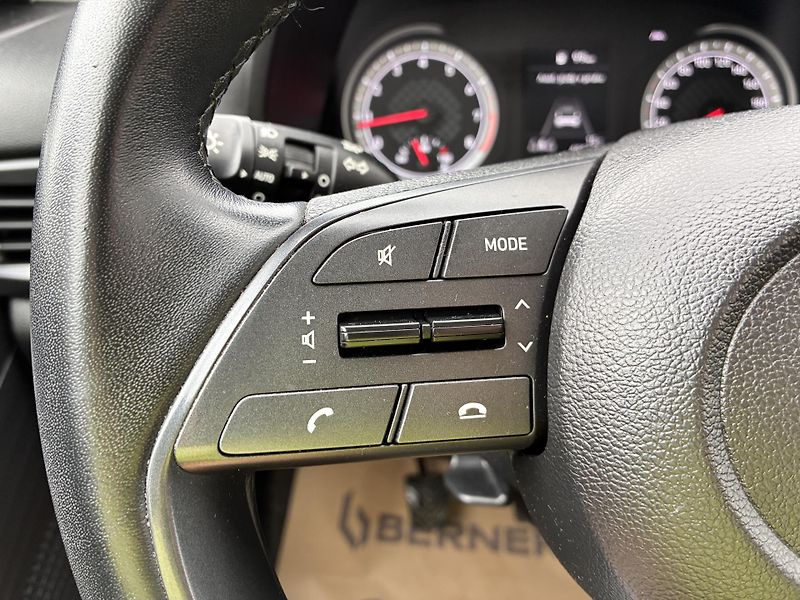 Hyundai i20 1.2i 62kW COMFORT REZERVACE - fotka 22 z 28