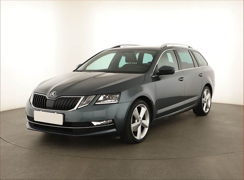 Škoda Octavia (2019) 1.5 TSI, Navi, Tempomat - fotka 2 z 17