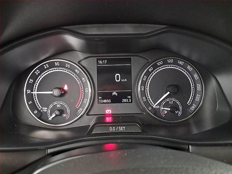 Škoda Scala (2019) 1.6 TDI, Tempomat - fotka 11 z 19