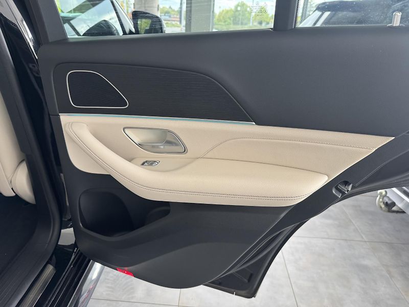 Mercedes-Benz GLE (2022) 300d 4 MATIC AMG  - fotka 22 z 39