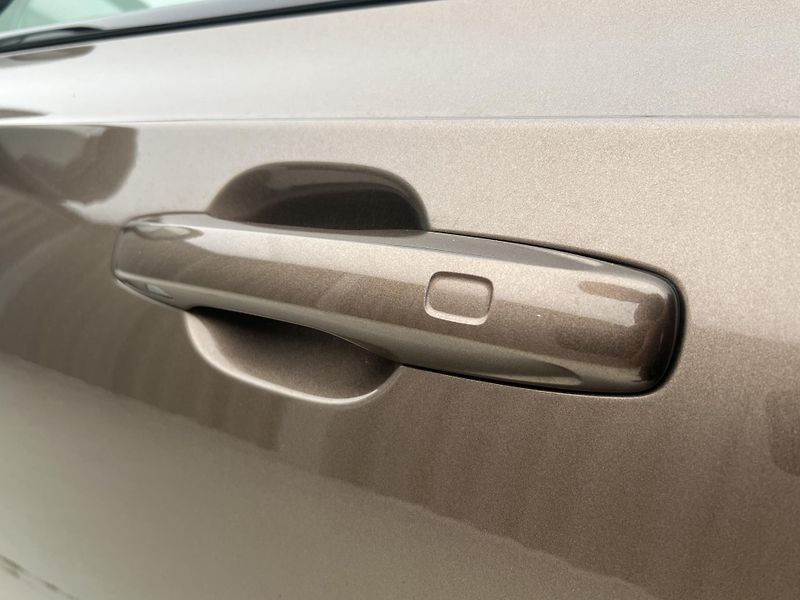 Volvo V90 CC D5 AWD PRO CZ 1. maj. - fotka 15 z 44