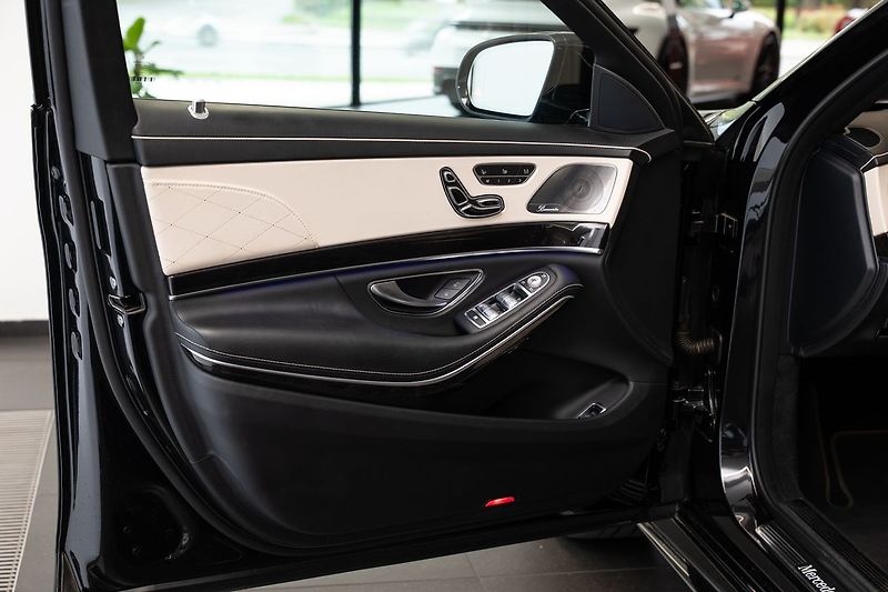 Mercedes-Benz Třídy S d L 4MATIC AMG Line/Burmester/ - fotka 7 z 27