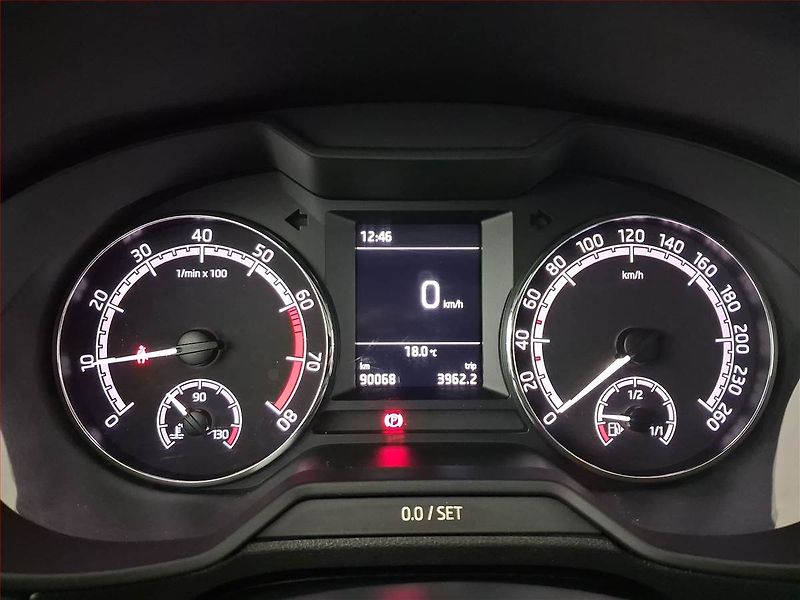 Škoda Octavia (2020) 1.0 TSI, Tempomat - fotka 11 z 18