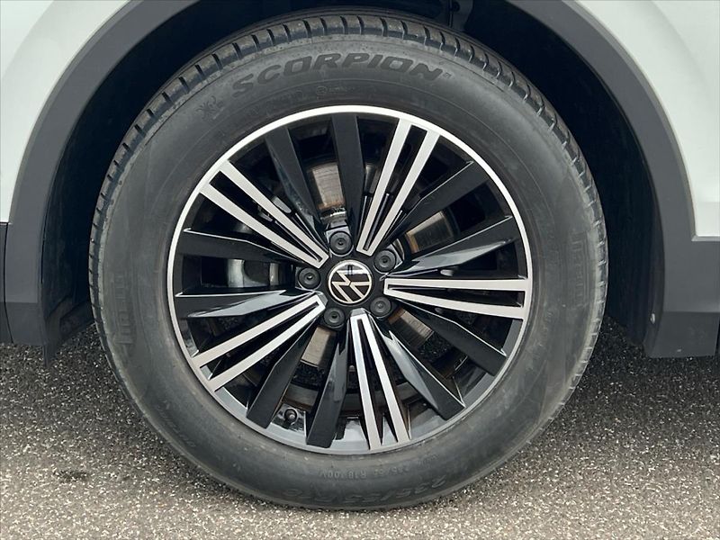 Volkswagen Tiguan 1,5 TSi 110kW 7DSG ELEGANCE - fotka 12 z 25