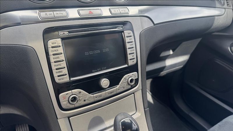Ford S-MAX 2,0 TDCi - fotka 18 z 19