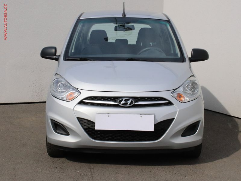 Hyundai i10 (2013) 1.0i - fotka 2 z 3
