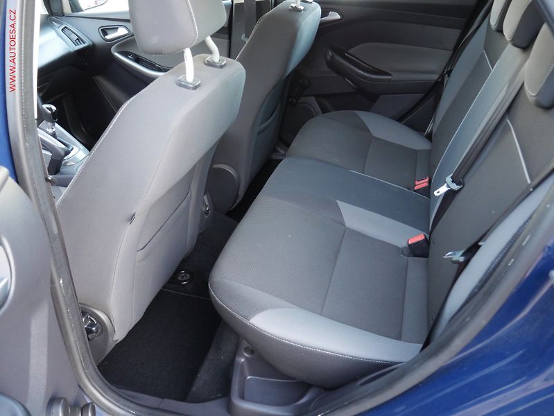Ford Focus (2013) 1.6 TDCi, Klima - fotka 10 z 15