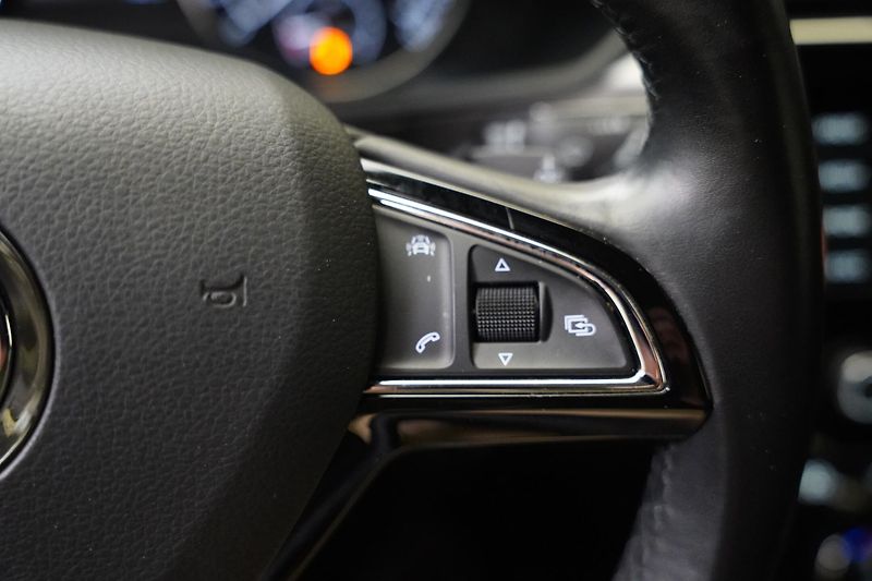 Škoda Superb - fotka 16 z 27