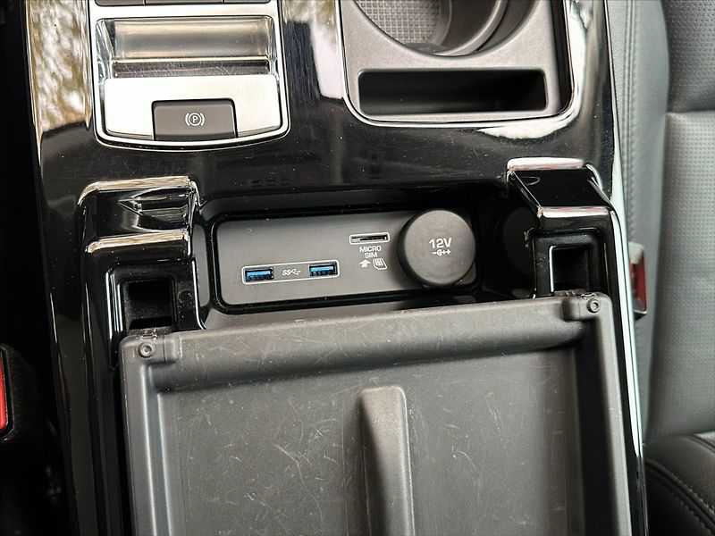 Land Rover Discovery 3,0 TDV6 190kW-HSE-CZ-DPH - fotka 35 z 49