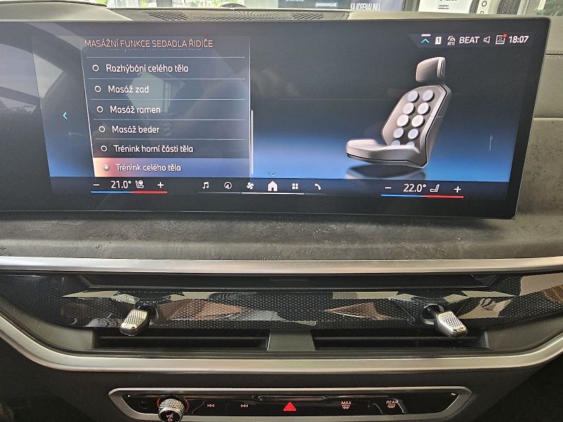 BMW X7 xDrive40d - fotka 34 z 36