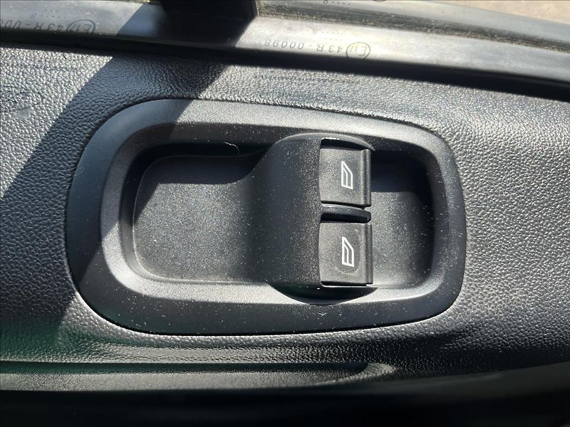 Ford Transit Custom 2,0 TDCi L1 H1 KLIMA VESTAVBA - fotka 25 z 41