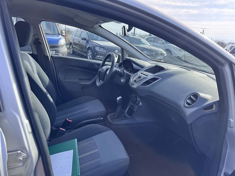 Ford Fiesta 1.25i, 44 kW, 1.Majitel,ČR - fotka 16 z 17