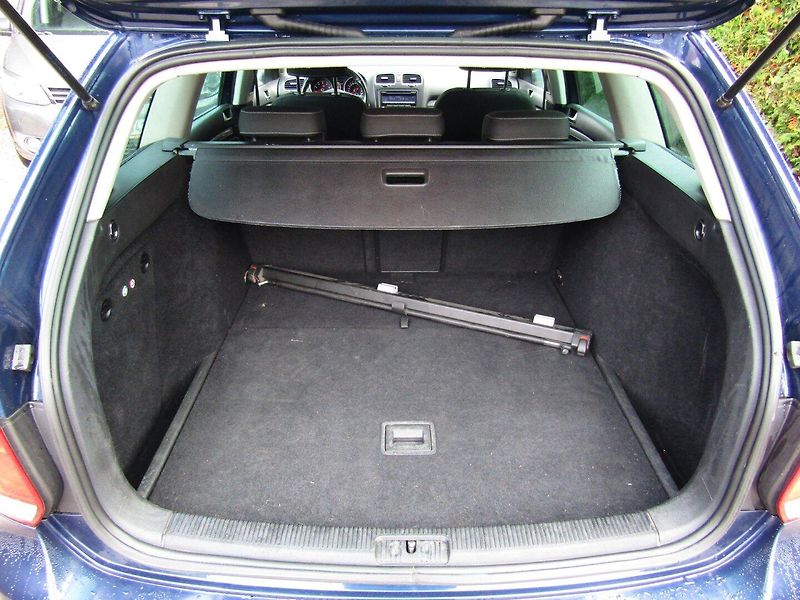 Volkswagen Golf (2012) 1.2 TSI 77kW - fotka 22 z 33