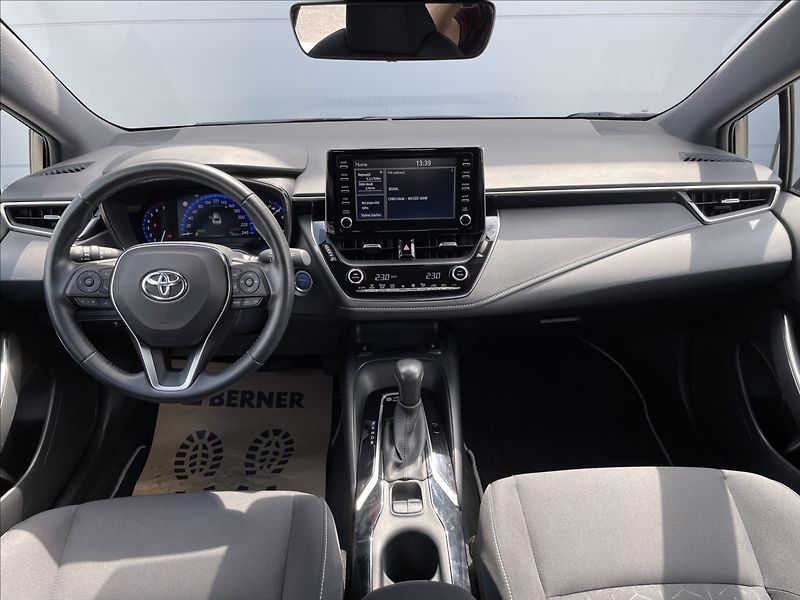 Toyota Corolla 1,8 Hybrid e-CVT Confort ČR.1. - fotka 9 z 29