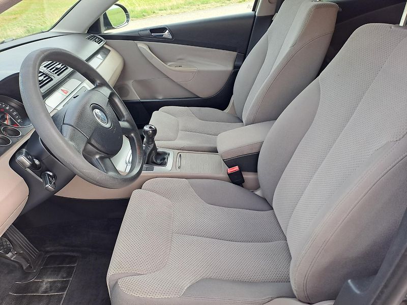 Volkswagen Passat (2006) 2.0 TDi  - fotka 10 z 32