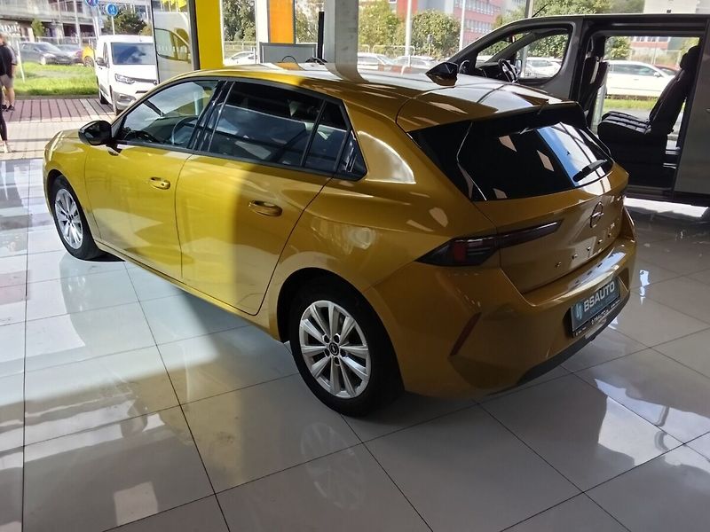 Opel Astra 1.2T 81KW 2023 - fotka 4 z 10