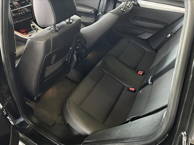 BMW X3 2,0   xDrive20d,1.MAJITEL,ČR,D - fotka 31 z 38
