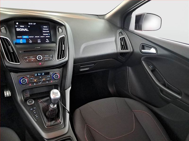 Ford Focus (2018) ST-Line 1.5 EcoBoost, ČR,1.maj - fotka 8 z 20