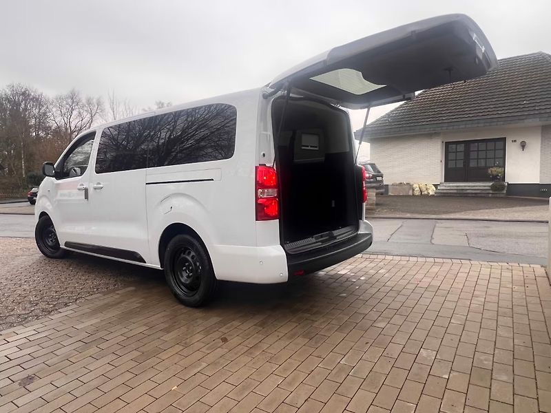 Opel Zafira (2026) L2 XL Edition 130kW - fotka 16 z 18