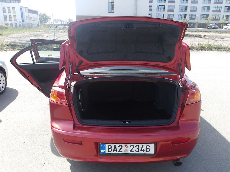 Mitsubishi Lancer 2,0D-iD 103kW ČR! Po rozvodech - fotka 22 z 28