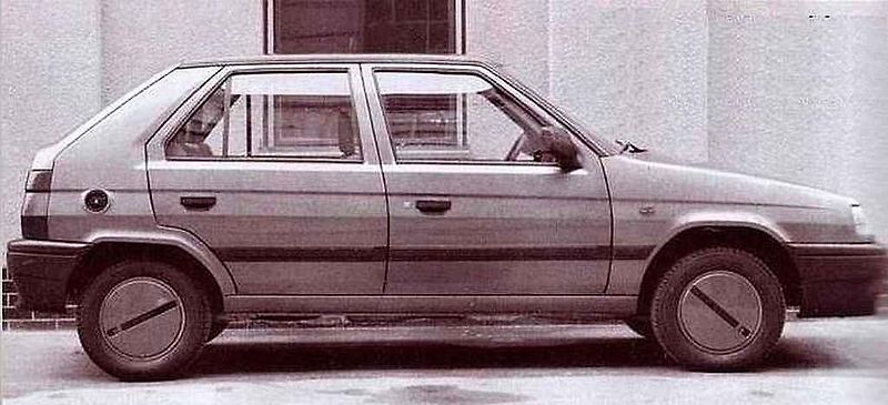Škoda Felicia mohla být sedan.
