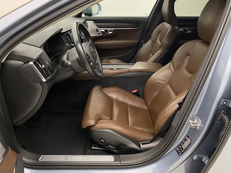 Volvo V90 CC D5 AWD INSCRIPTION AUT CZ - fotka 3 z 51