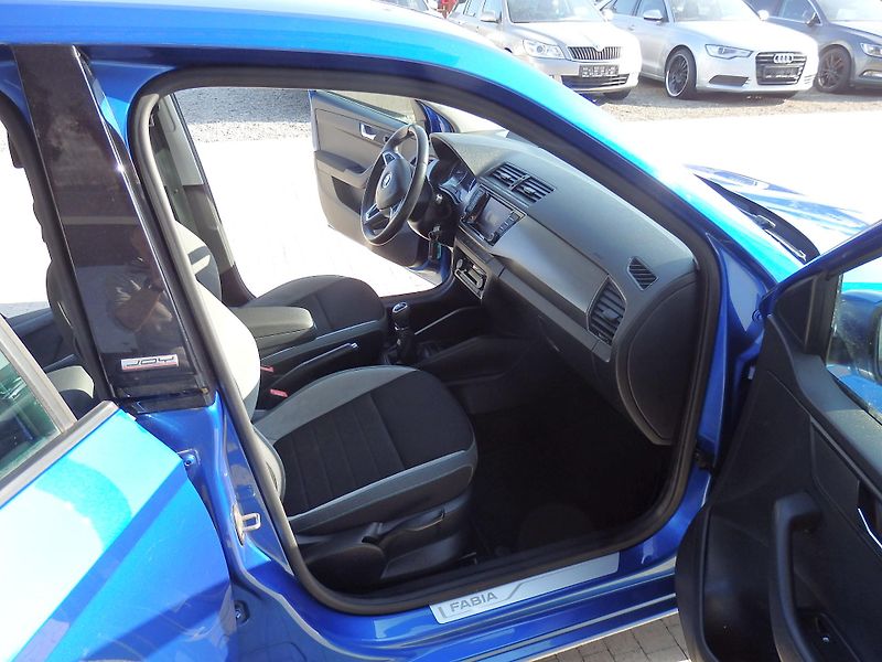 Škoda Fabia 1.2 TSI 66 kW KLIMA, NAVI, JOY - fotka 10 z 15