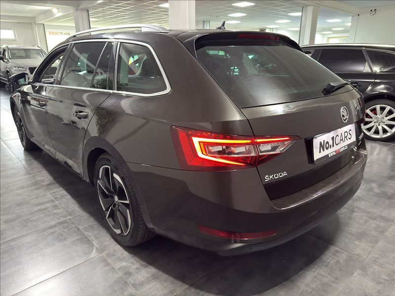 Škoda Superb 2,0   TDI DSG 4X4 140KW L&K - fotka 4 z 41