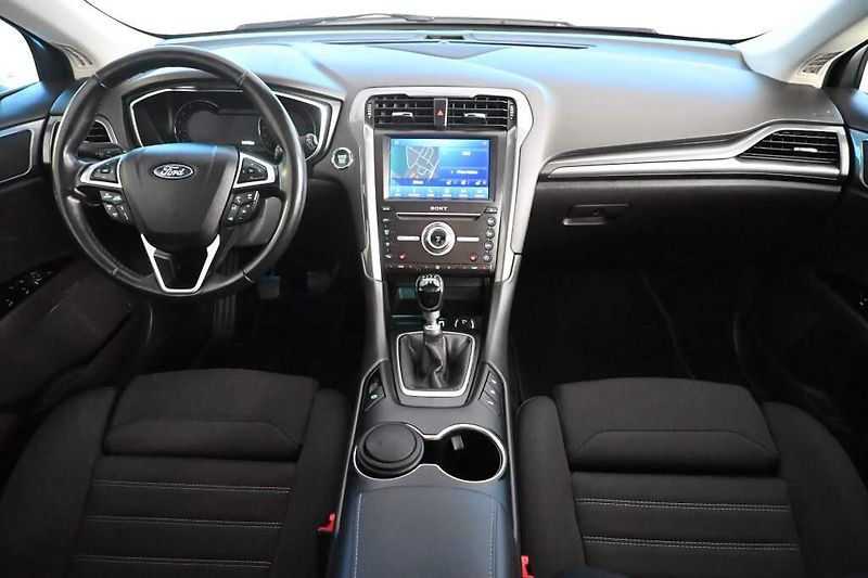 Ford Mondeo (2022) 2.0 LED ACC SONY Tažné TITANIU - fotka 12 z 43